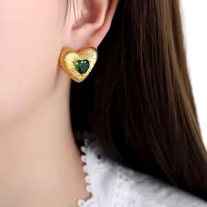 18K Gold Plated Vintage Heart Earrings*Green Emerald Swarovski Crystal*ML